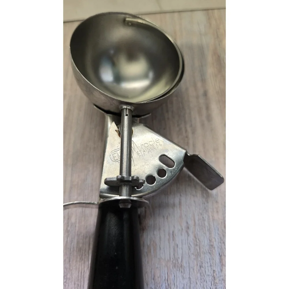 EKCO Miracle Ice Cream Scooper Stainless Steel Black Handle Made In USA
